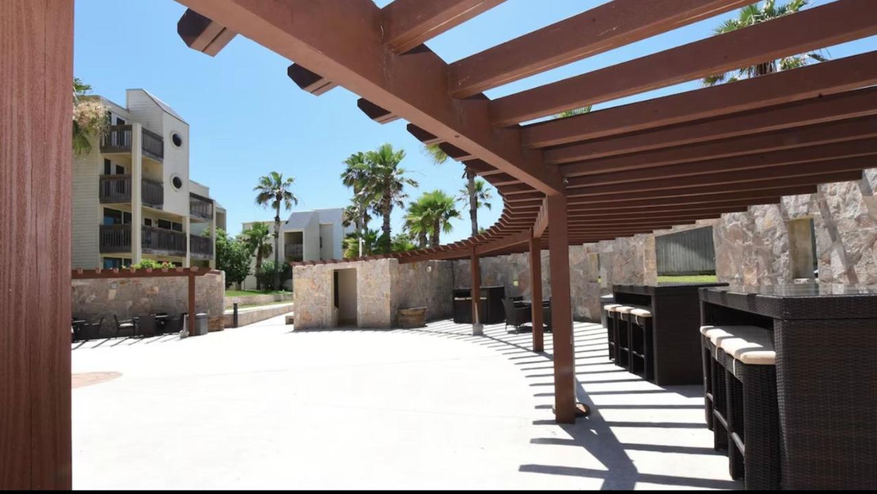 Ocean Breeze Retreat 2Bed 2Bath, Heated Pool! Apartment Pulau Padre Selatan Bagian luar foto